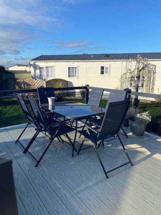 2 Bed, 2 Bath Lodge Style Caravan With Hot Tub & Private Garden At Patrington Haven Leisure Park 外观 照片